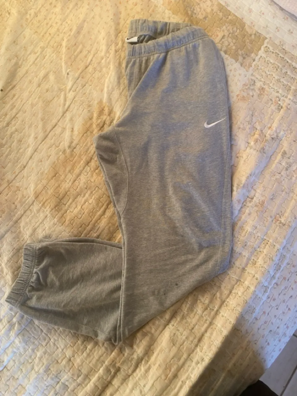 Calça de Moletom Nike Cinza mini swoosh