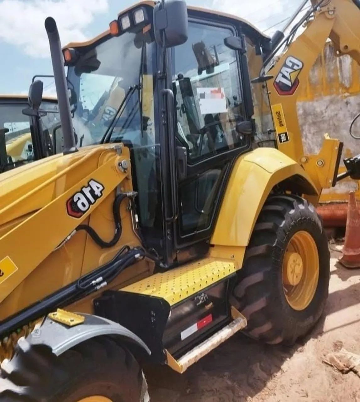 Retroescavadeira Cartepillar 416f ano 2025 - Foto 6