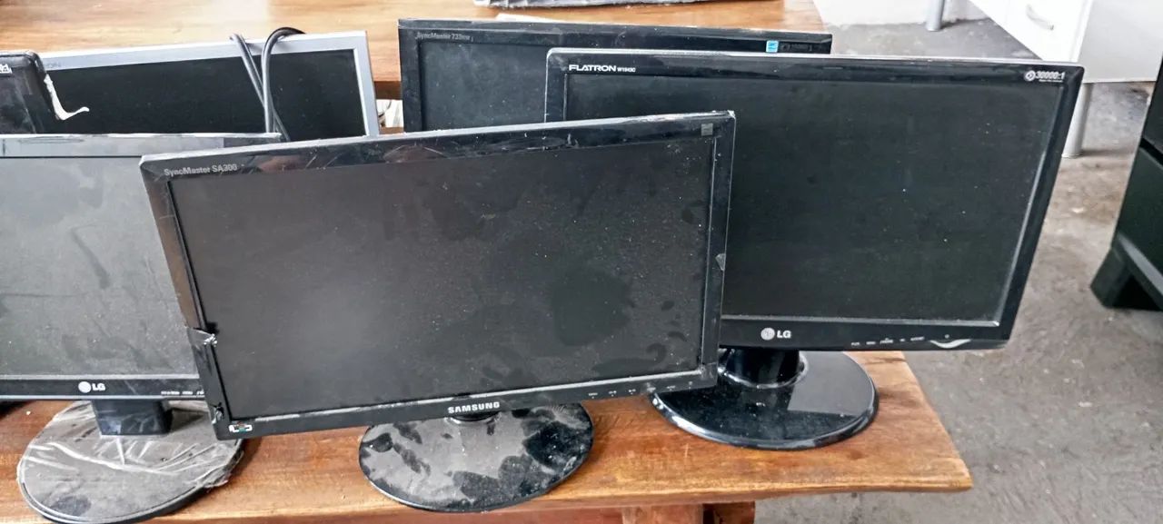 7 Monitores COM DEFEITO *Leia Descrição** - Foto 2