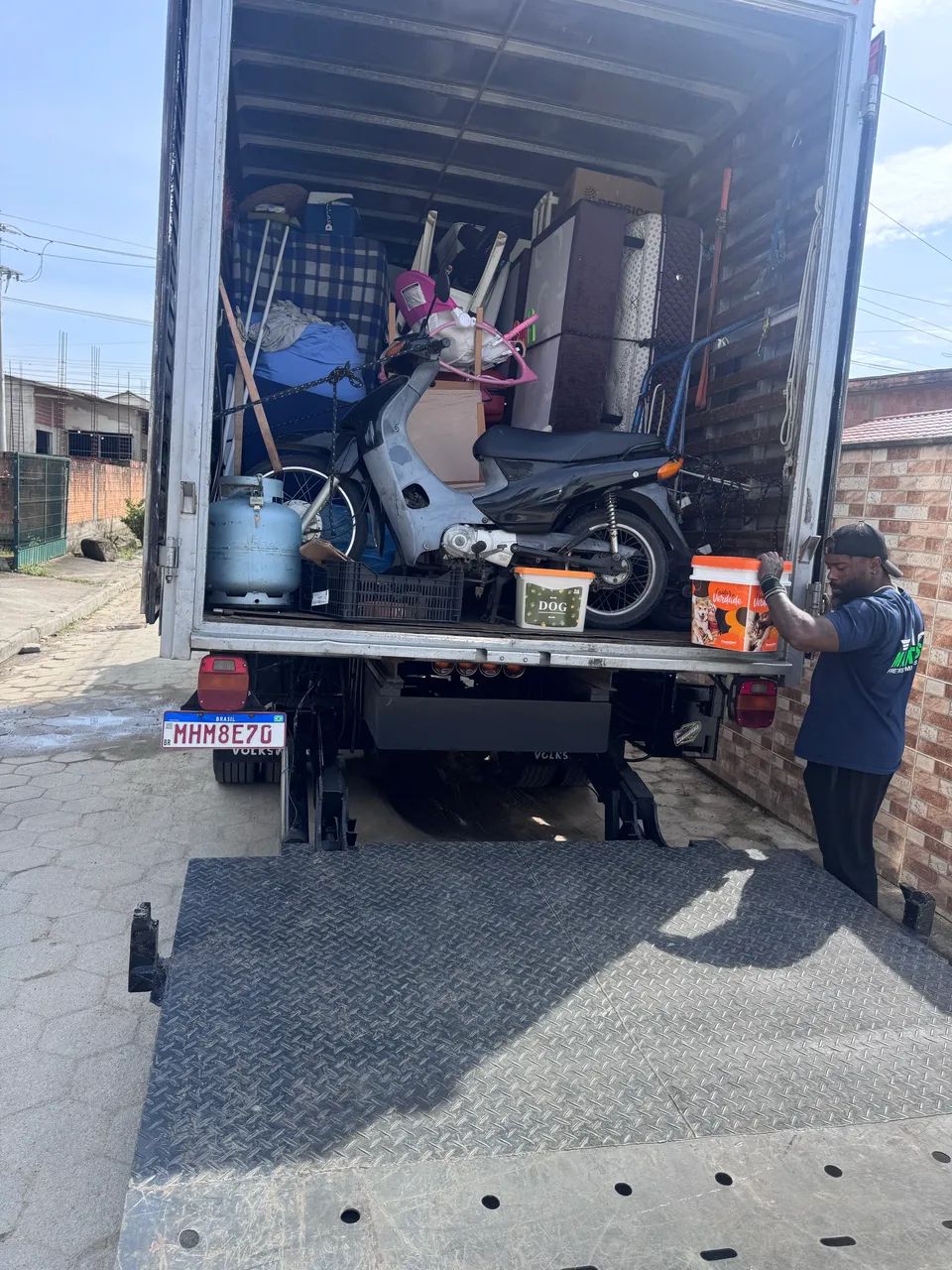 Baú com plataforma elevatória  - Foto 2