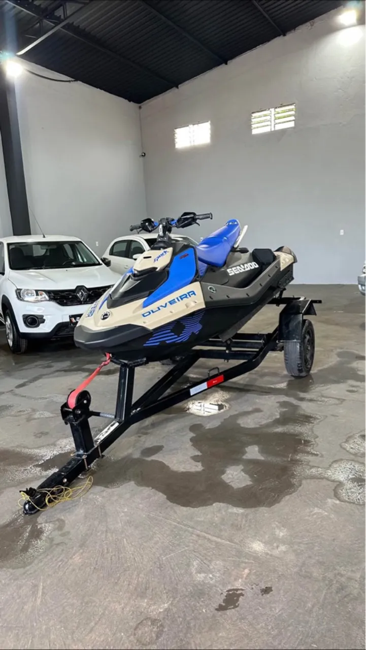 Jet Ski Sea Doo com reboque e documentação