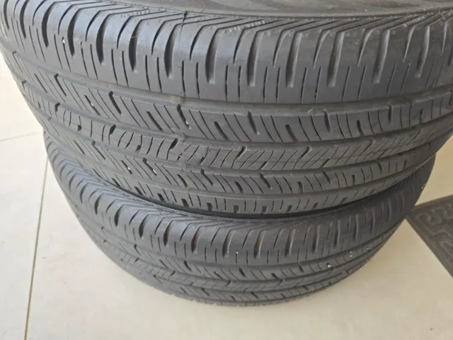 Pneu Continental ContiproContact 215 55 R18 em ótimo estado