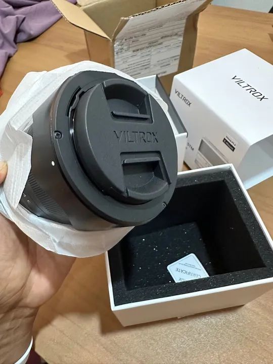 Lente Viltrox 23mm 1.4 Sony perfeita pra Zv e-10 - Foto 3