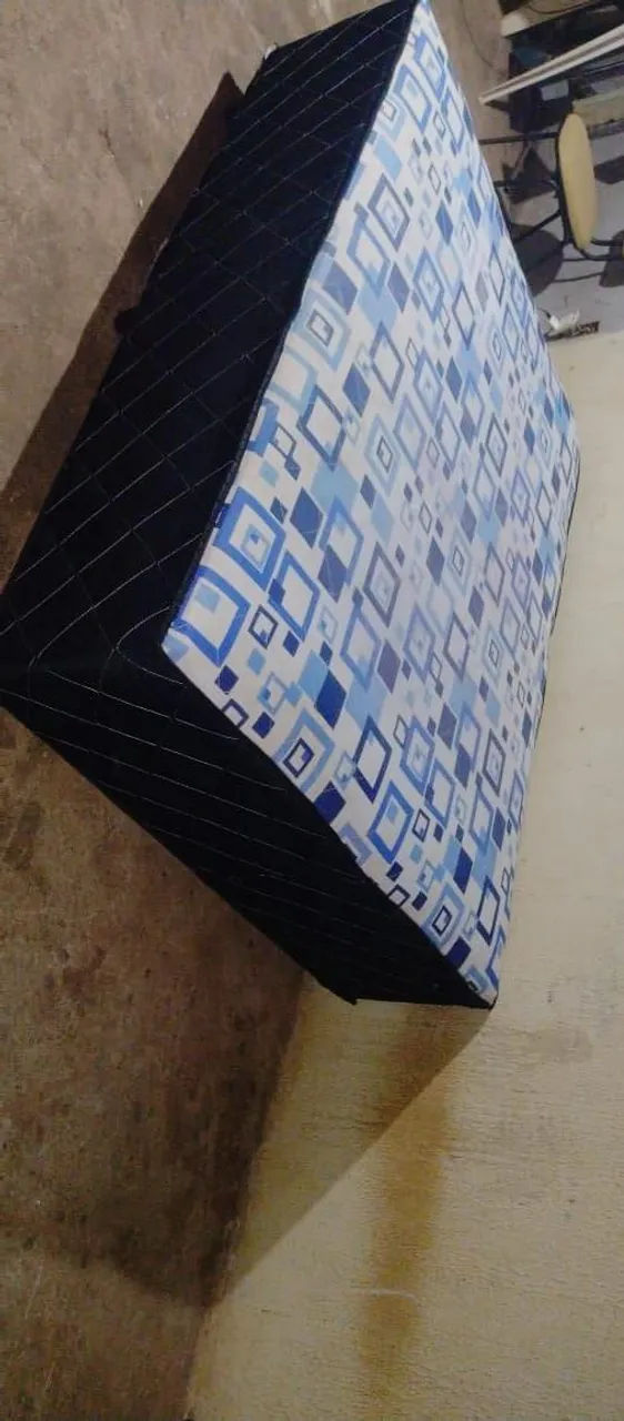 Cama Box Casal de Mola Muito Conservada e Muito Macia