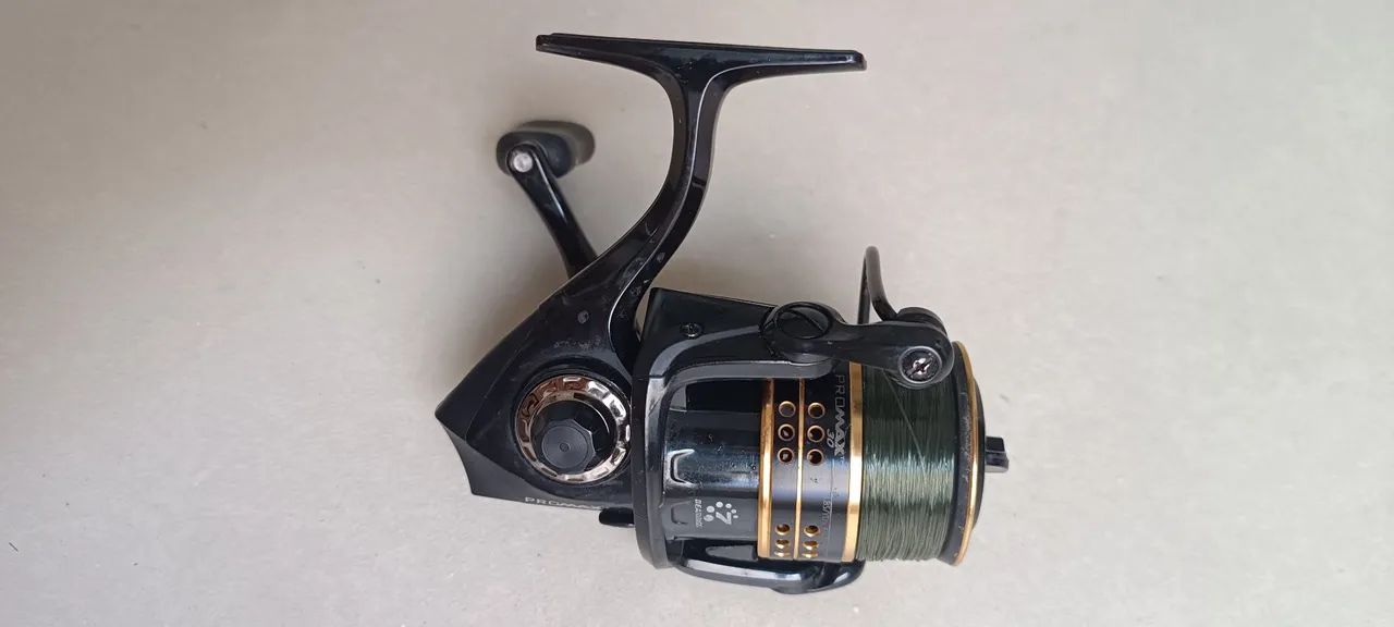 Molinete Abu Garcia Pro Max 3000 - Foto 2