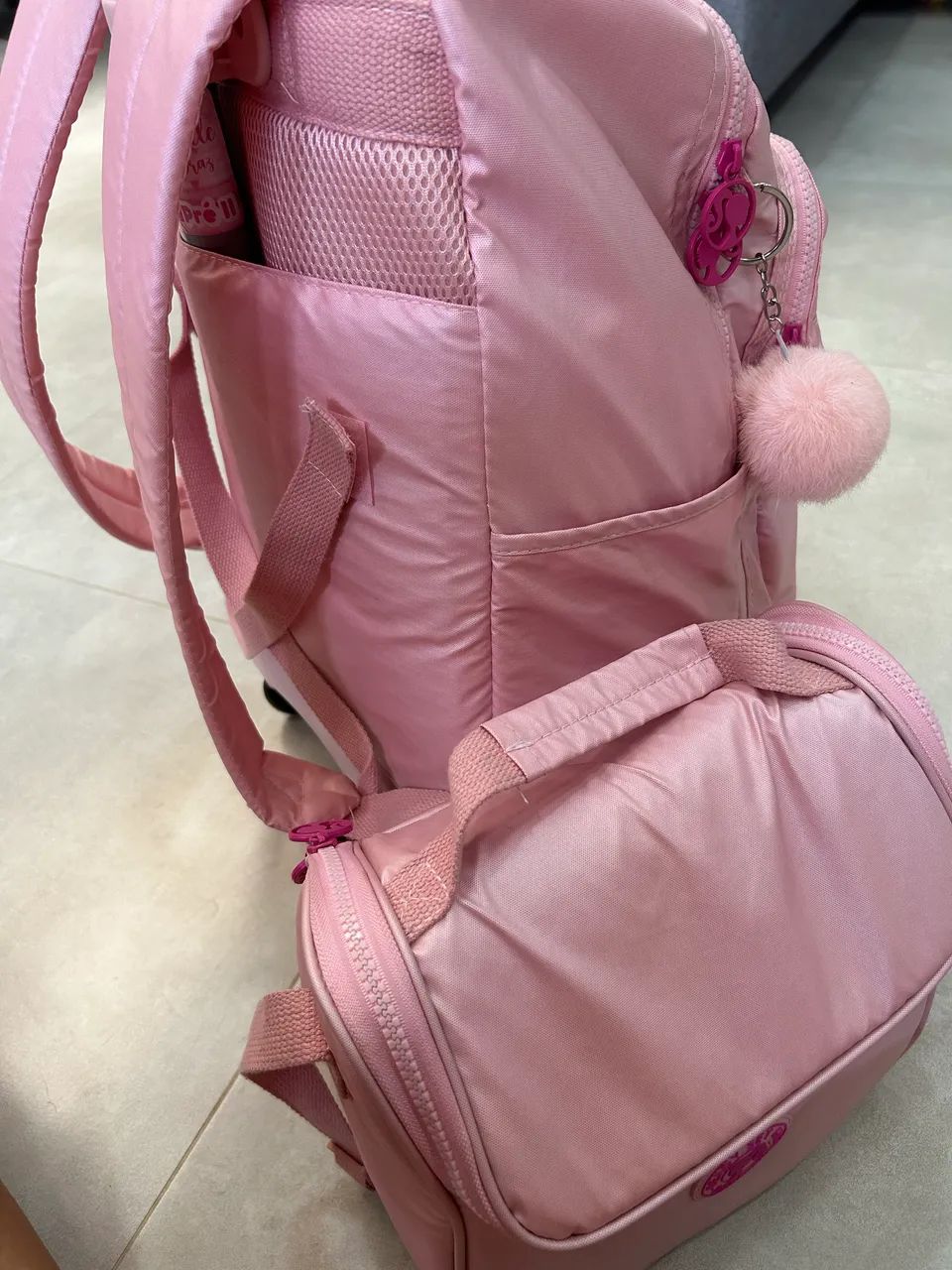 Mochila e lancheira Barbie - Foto 4