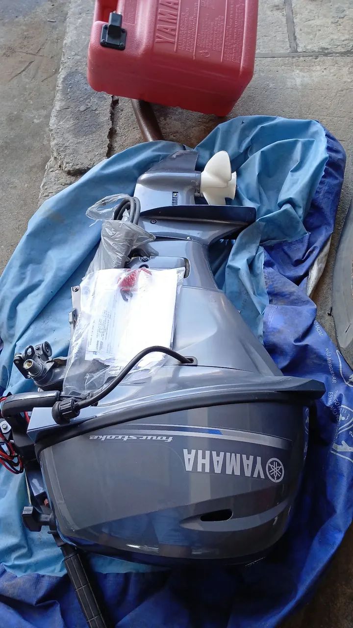 Motor yamaha 20 HP seminovo 4 tempos. 