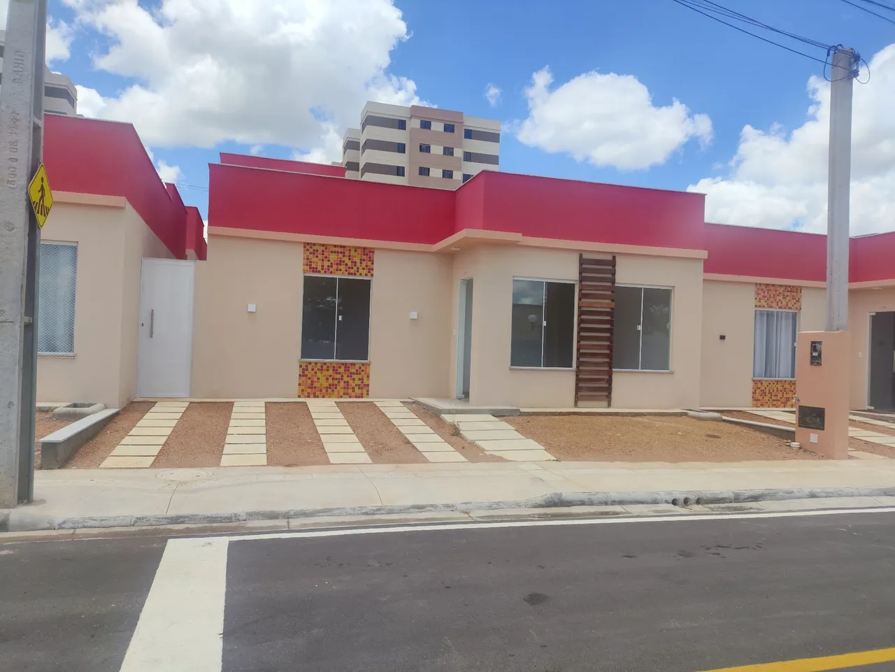 Casa 3/4, suíte, nova e solta no Candeias, Condomínio Fechado, Vitória da Conquista/BA