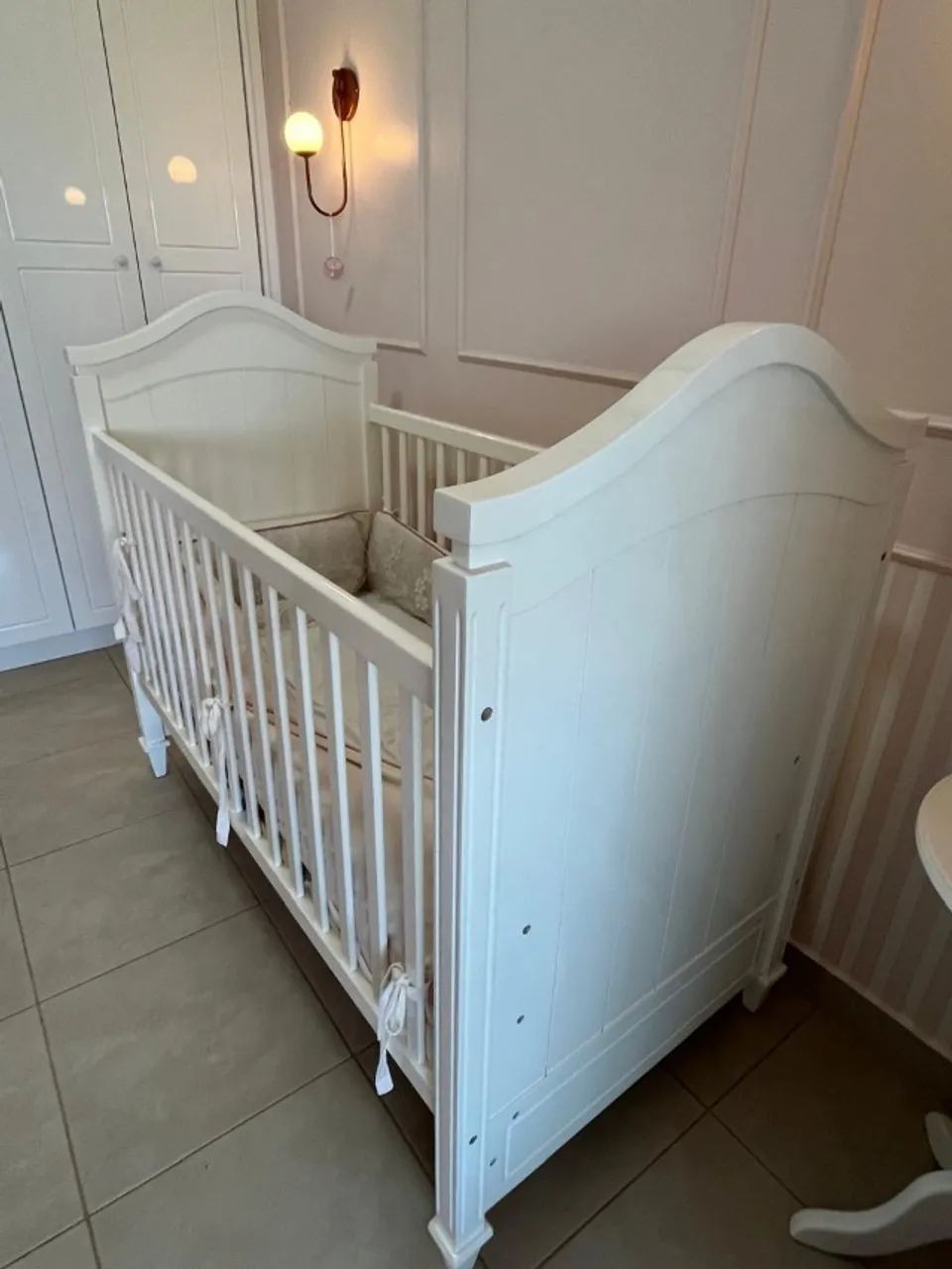 BERÇO PROVENÇAL EM LACCA E MADEIRA MACIÇA64385929214211122