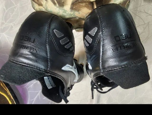 Chuteira Mizuno campo profissional tamanho 41 - Foto 4