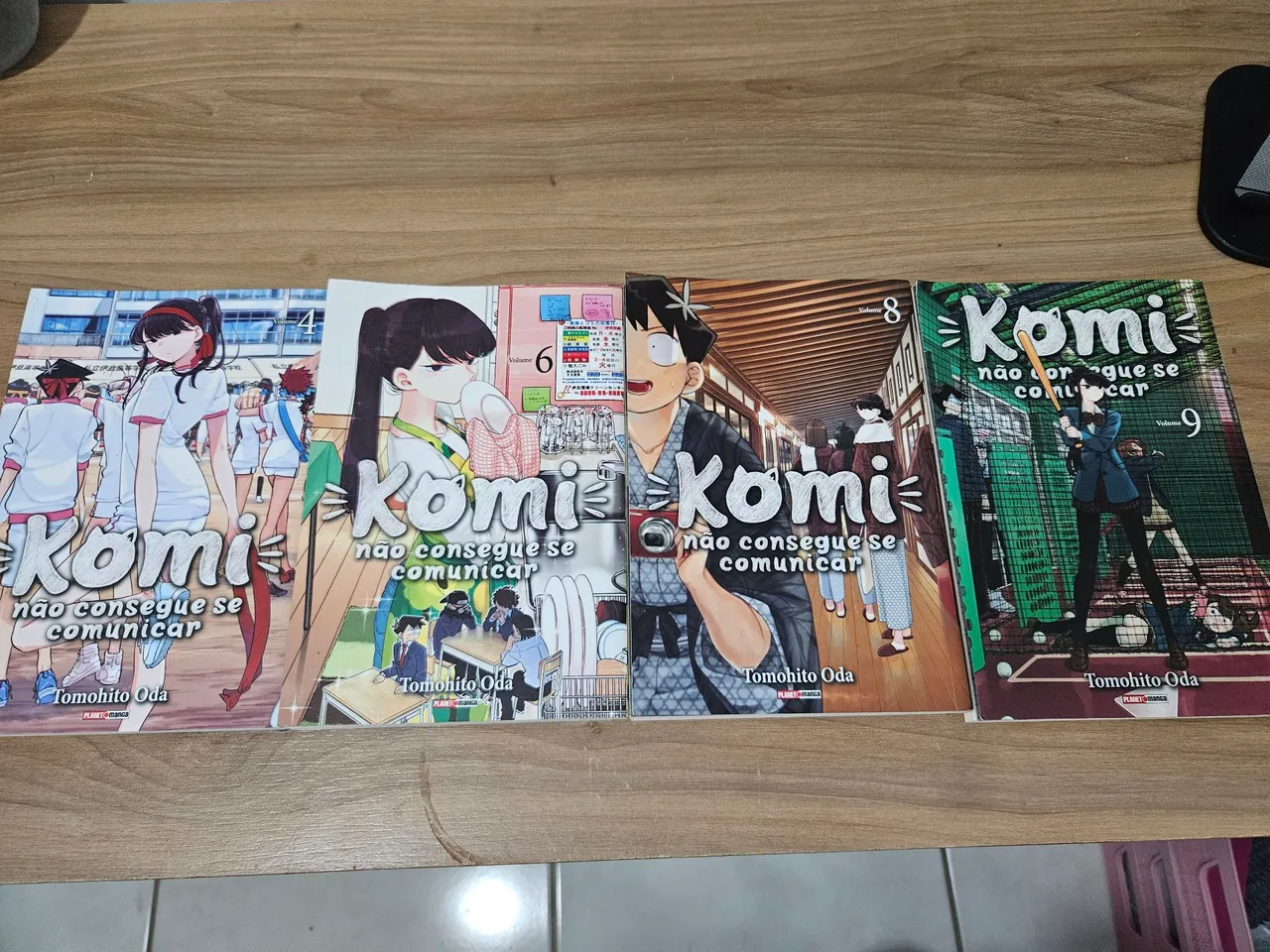 Mangá Komi-san não consegue se comunicar - Vol. 4, 6, 8 e 9