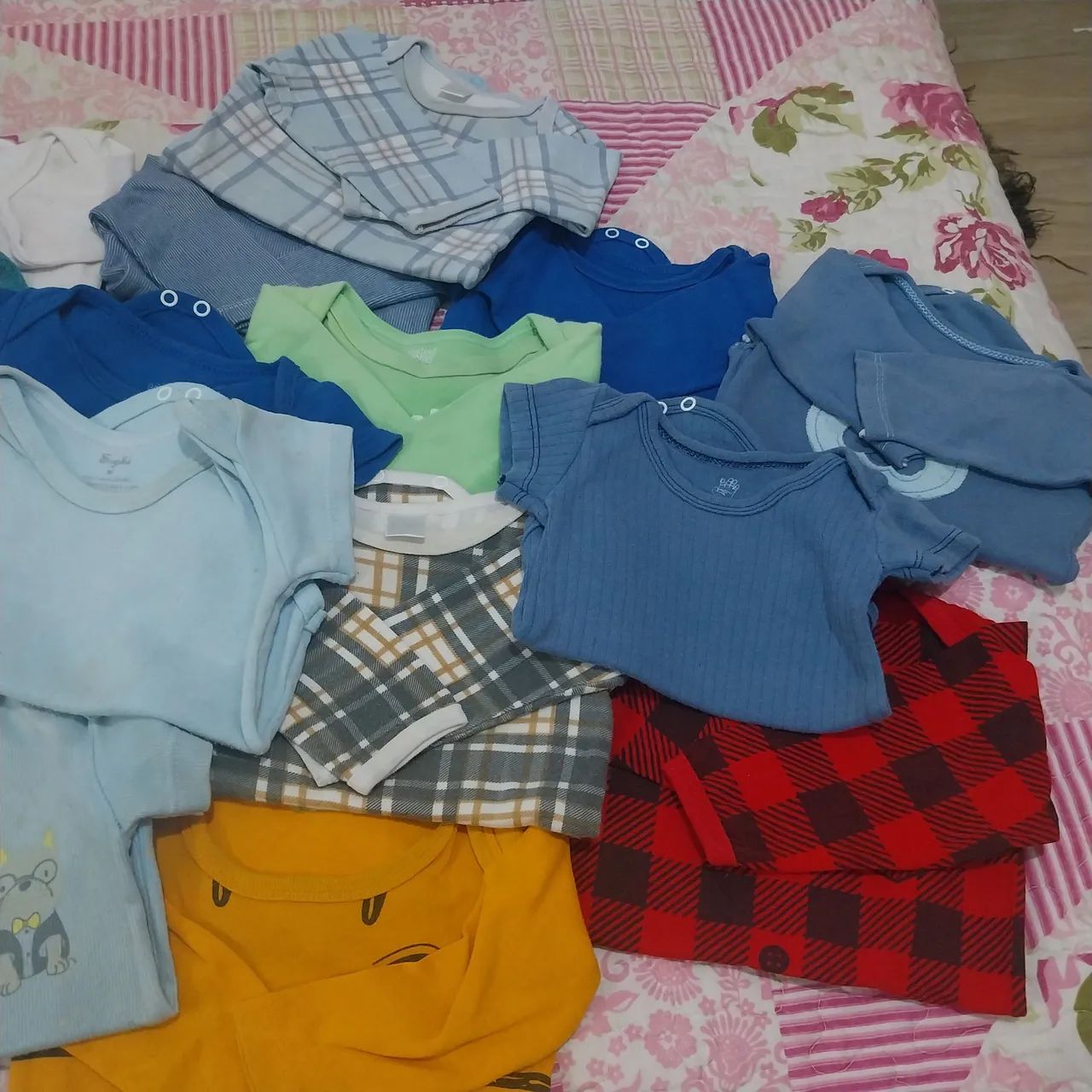 Lote de Roupas Bebê - Diversas Marcas e Tamanhos - Foto 2