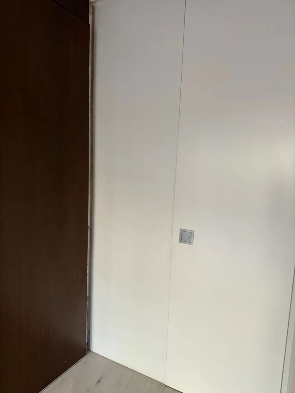 Porta em laca branca 
