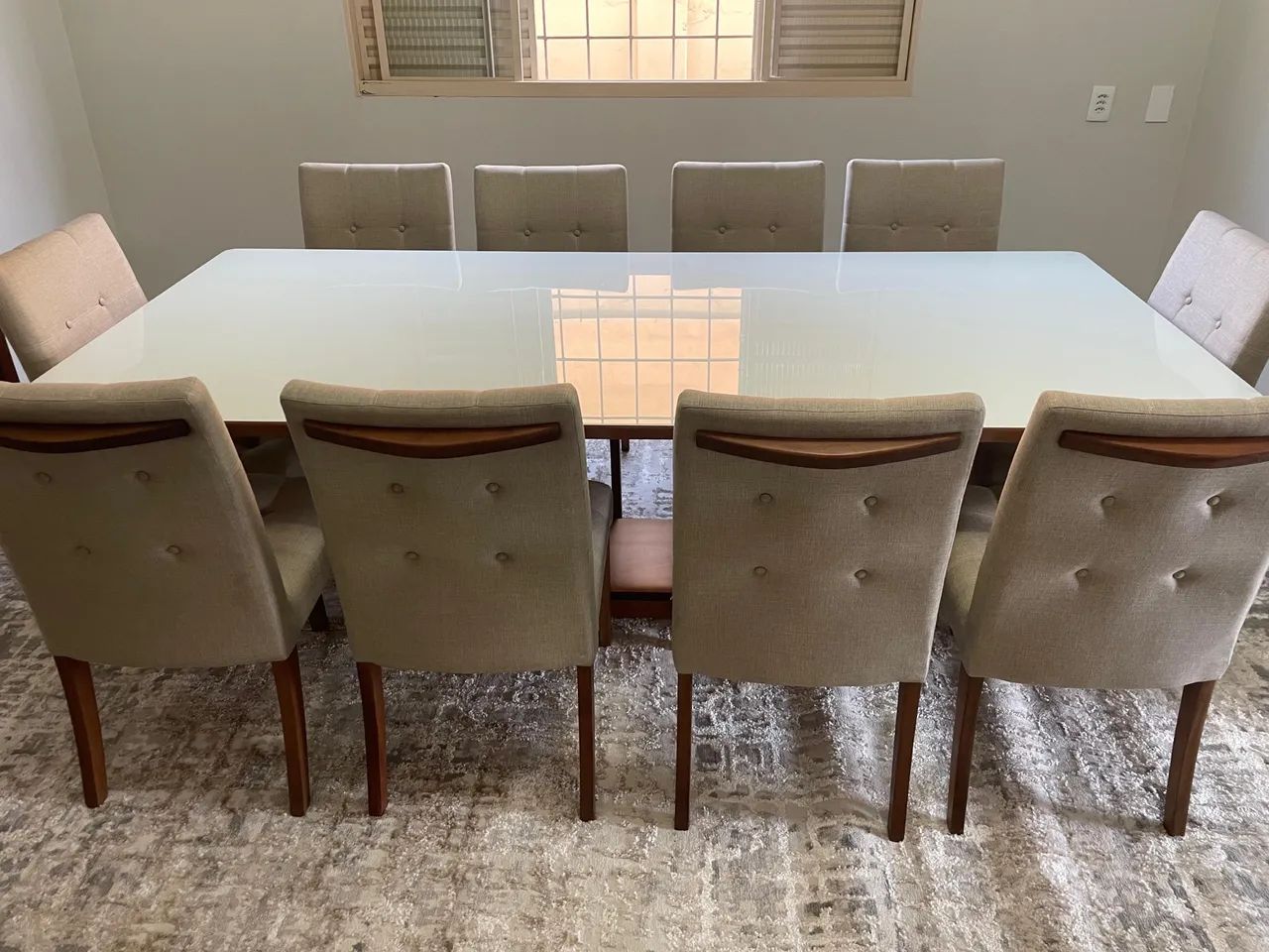 Mesa resistente de madeira maciça  - Foto 2