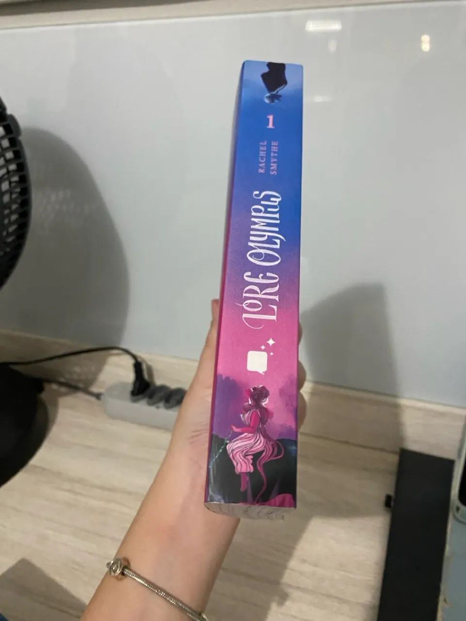 HQ LORE OLYMPUS VOLUME 1   - Foto 2