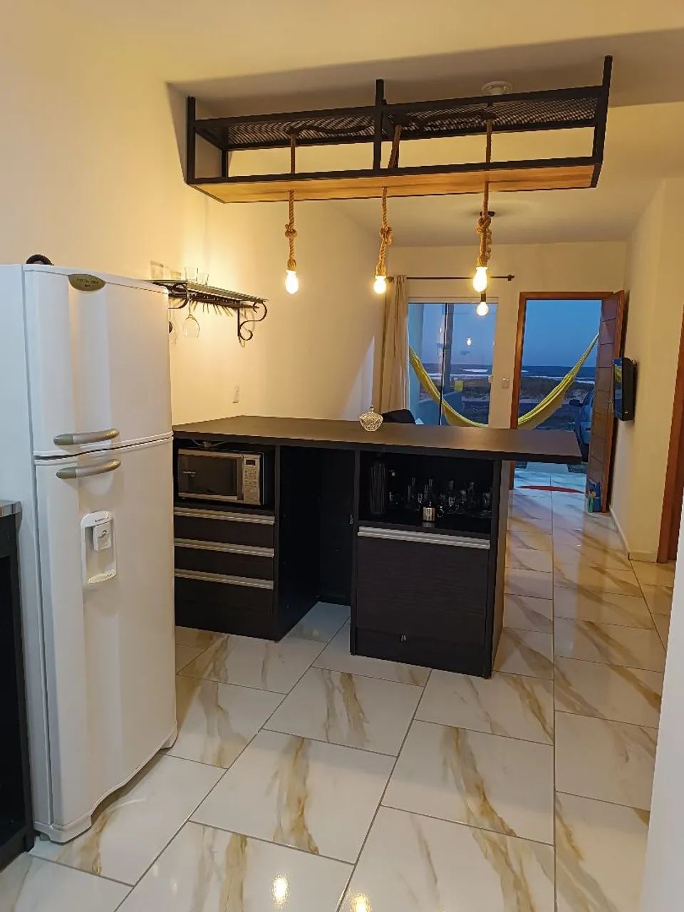 Casa Av. Beira Mar / Jardim do Éden 