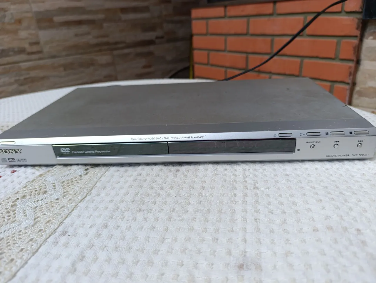 Toca CD e DVD Player Sony DVP-NS50P