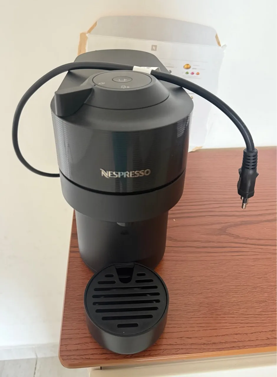 Cafeteira Nespresso Vertuo - Pronta para o seu café!