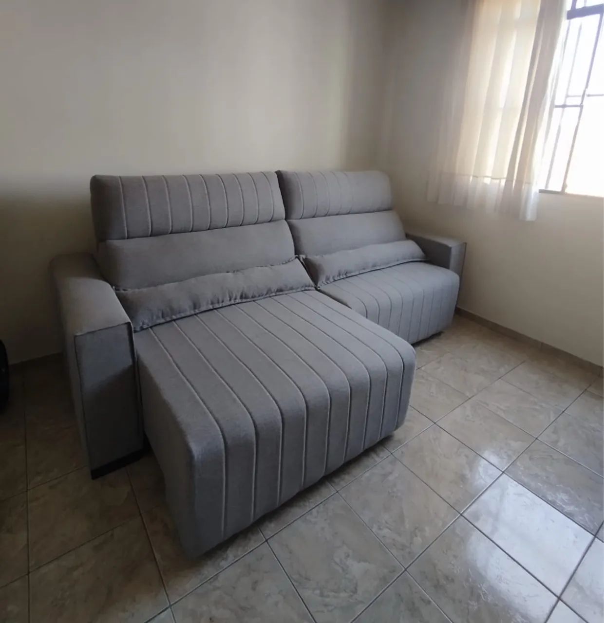 Sofá Retrátil Moderno NOVO