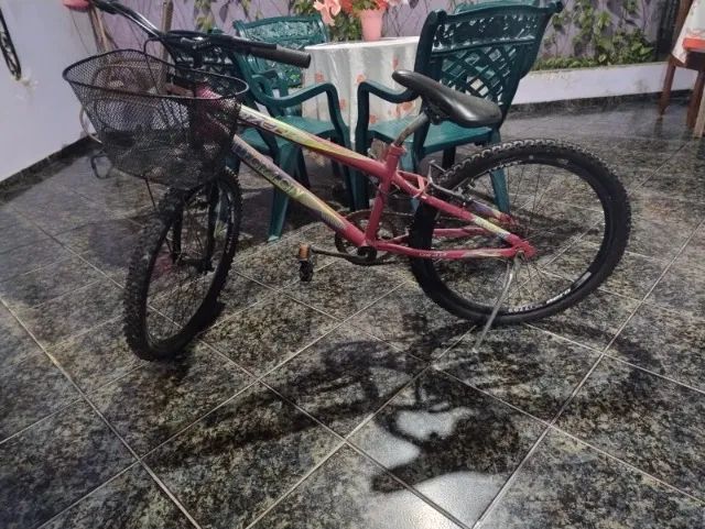 Vendo uma bicicleta 
