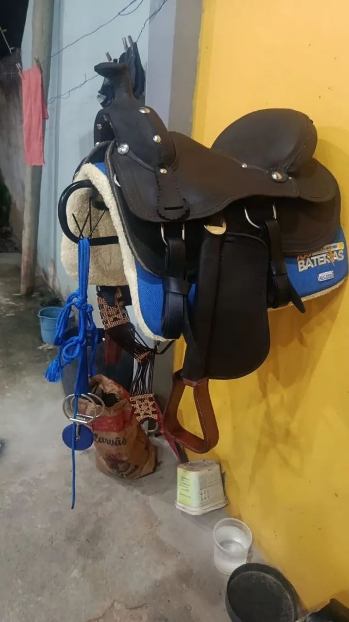 Vende se ou troca sela americana muito nova  - Foto 2
