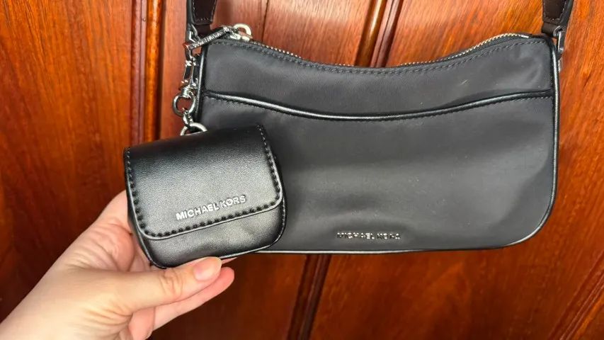 Bolsa Michael Kors Tiracolo Nylon Preta Original com Mini Pouch - Foto 2