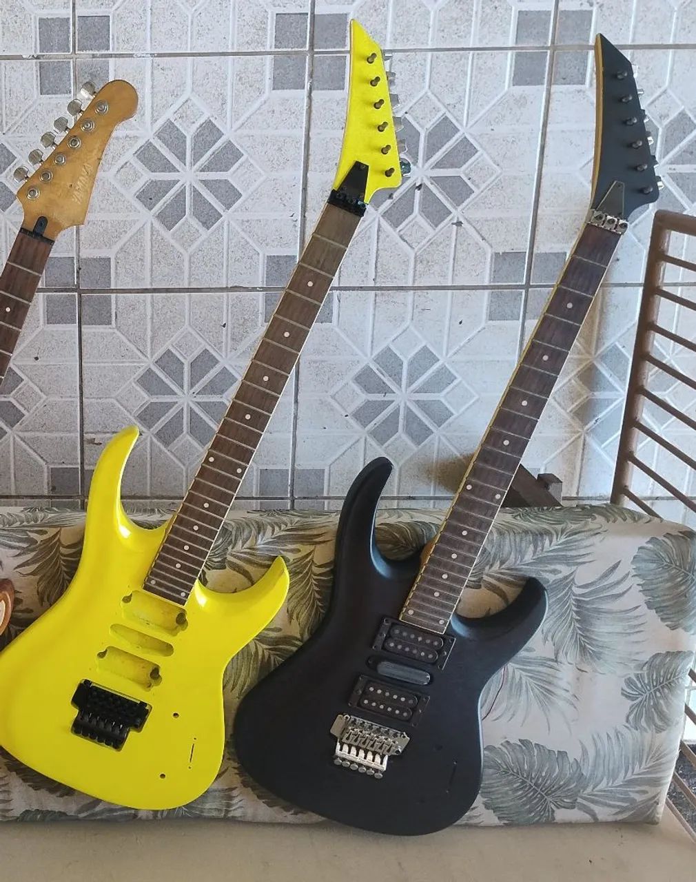 2 Guitarras para Montagem e Customização  - Foto 3