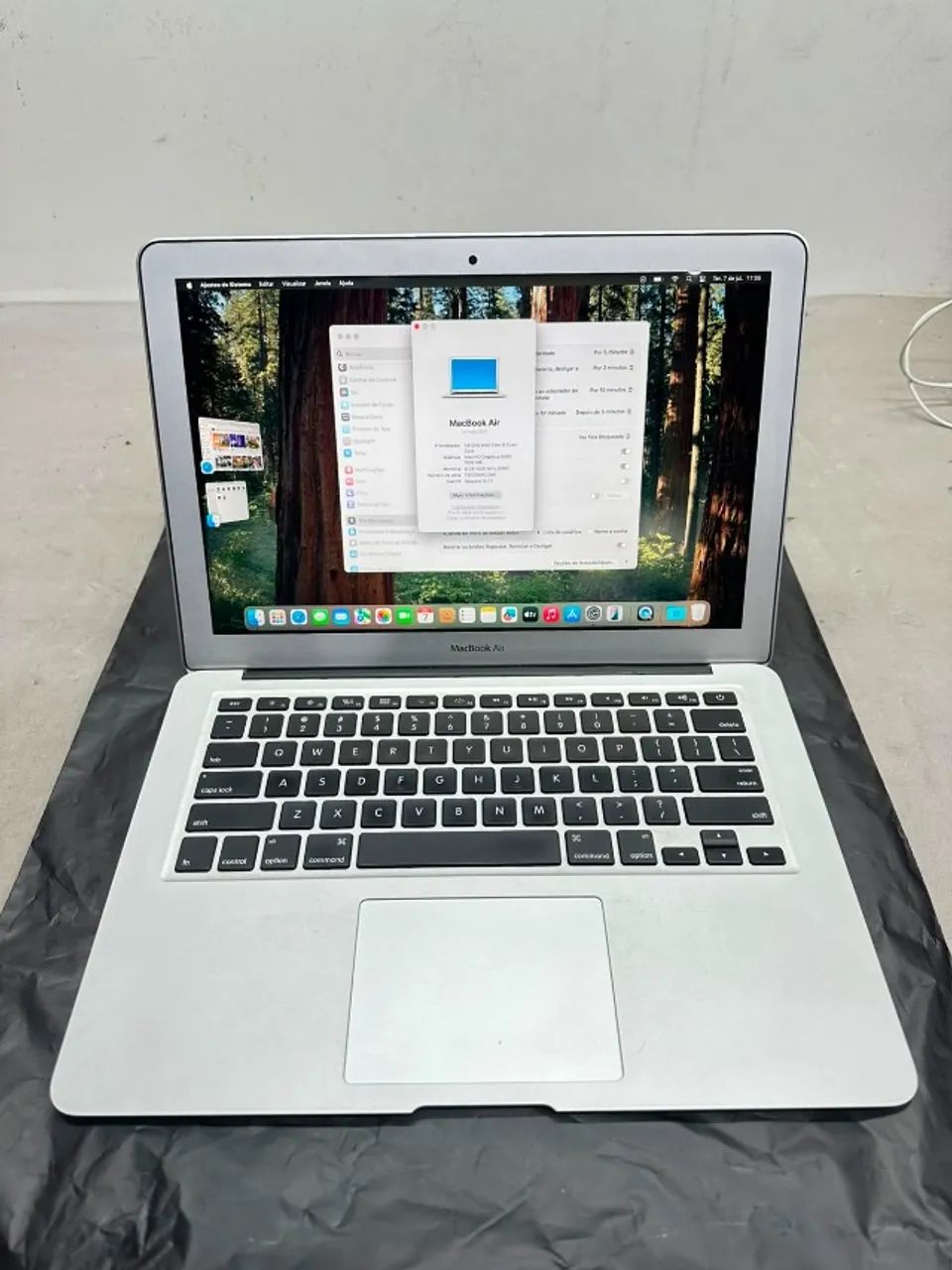 Macbook Air 2017 i5 1.8gb-8gb ram-ssd128gb
