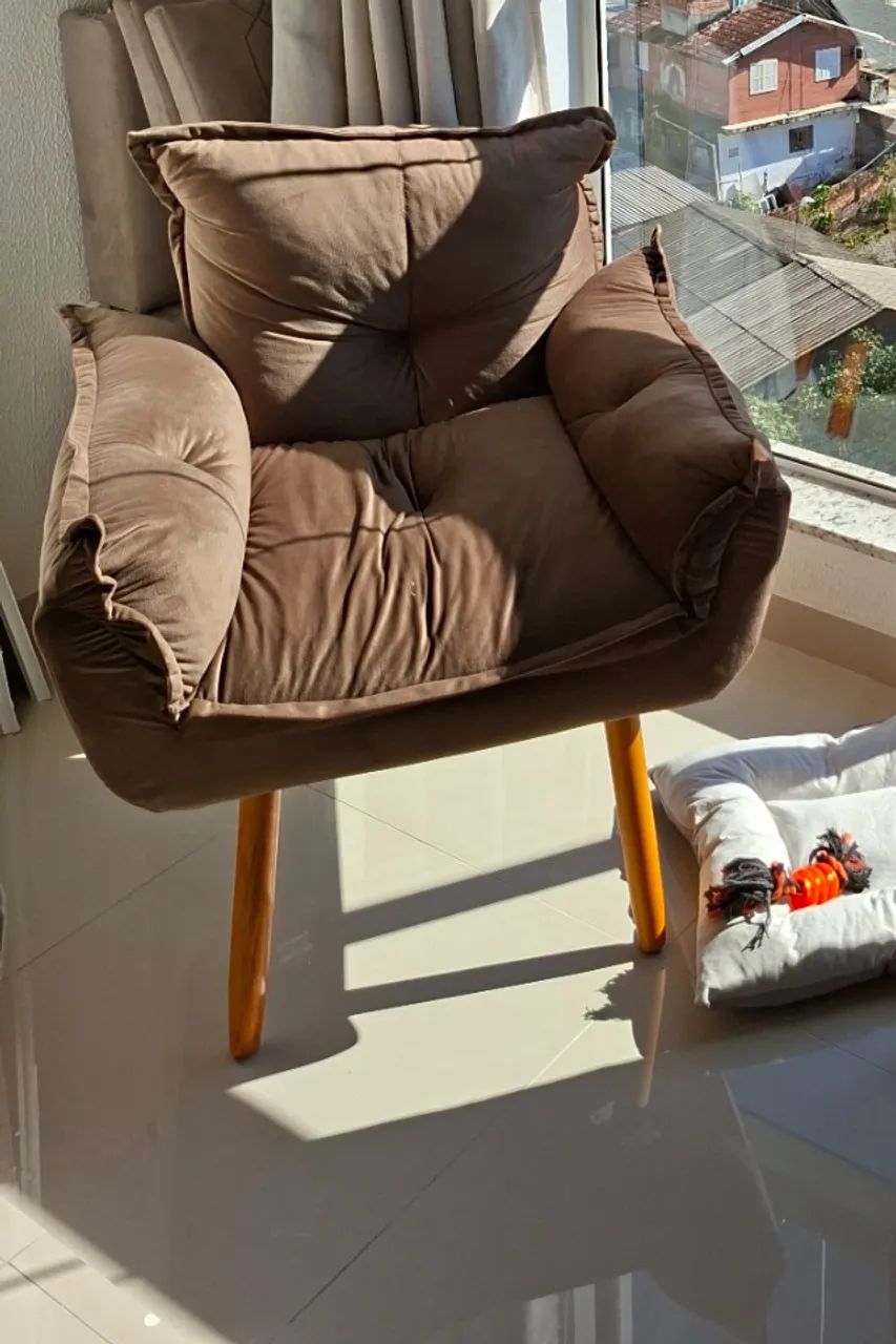 2 Poltronas em suede lindas e super confortáveis  - Foto 2