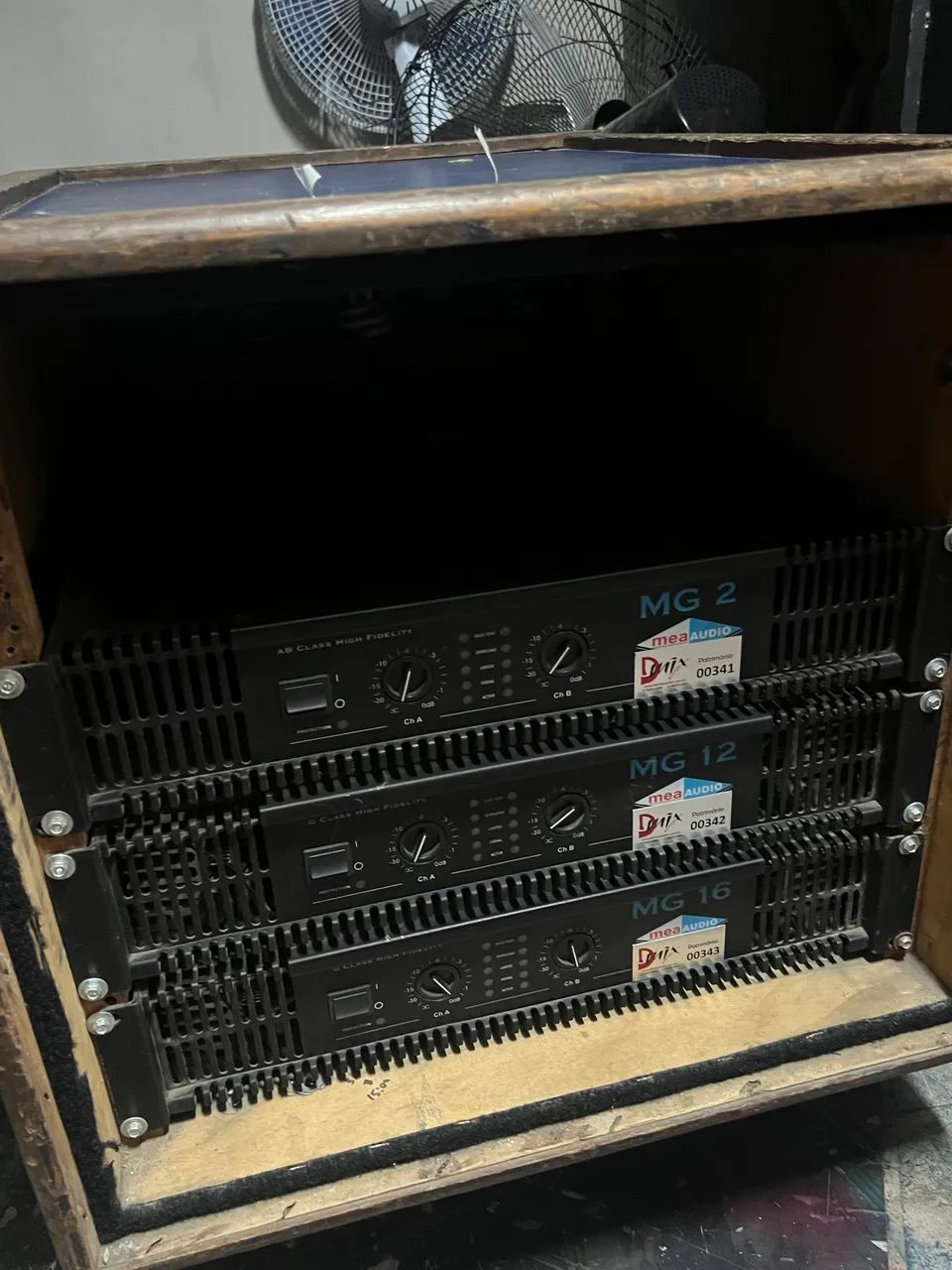 Kit de som profissional, line array, subs, amplificadores e mesa digital com medusa - Foto 3