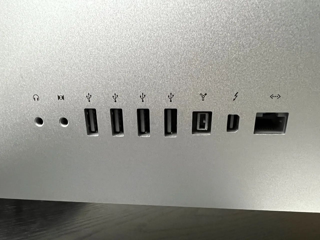 IMac 21.5 core i5 - SSD 1 T e 14GB de Memória com teclado e mouse - Foto 4