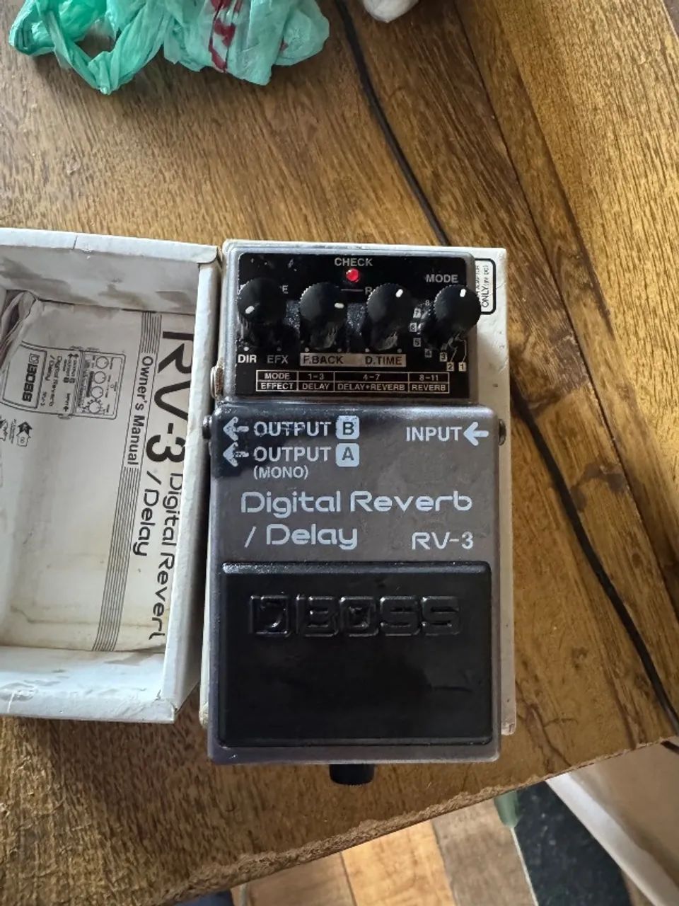 1994 初年度 BOSS RV-3 Digital Reverb Delay BOSS RV-3 Digital Reverb/ Delay Vintage 1994 - Pink Label - Made