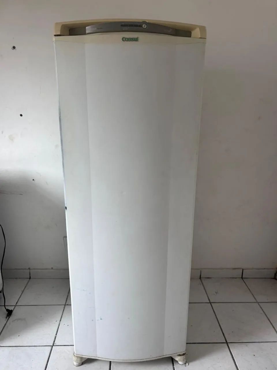 Vendo geladeira.