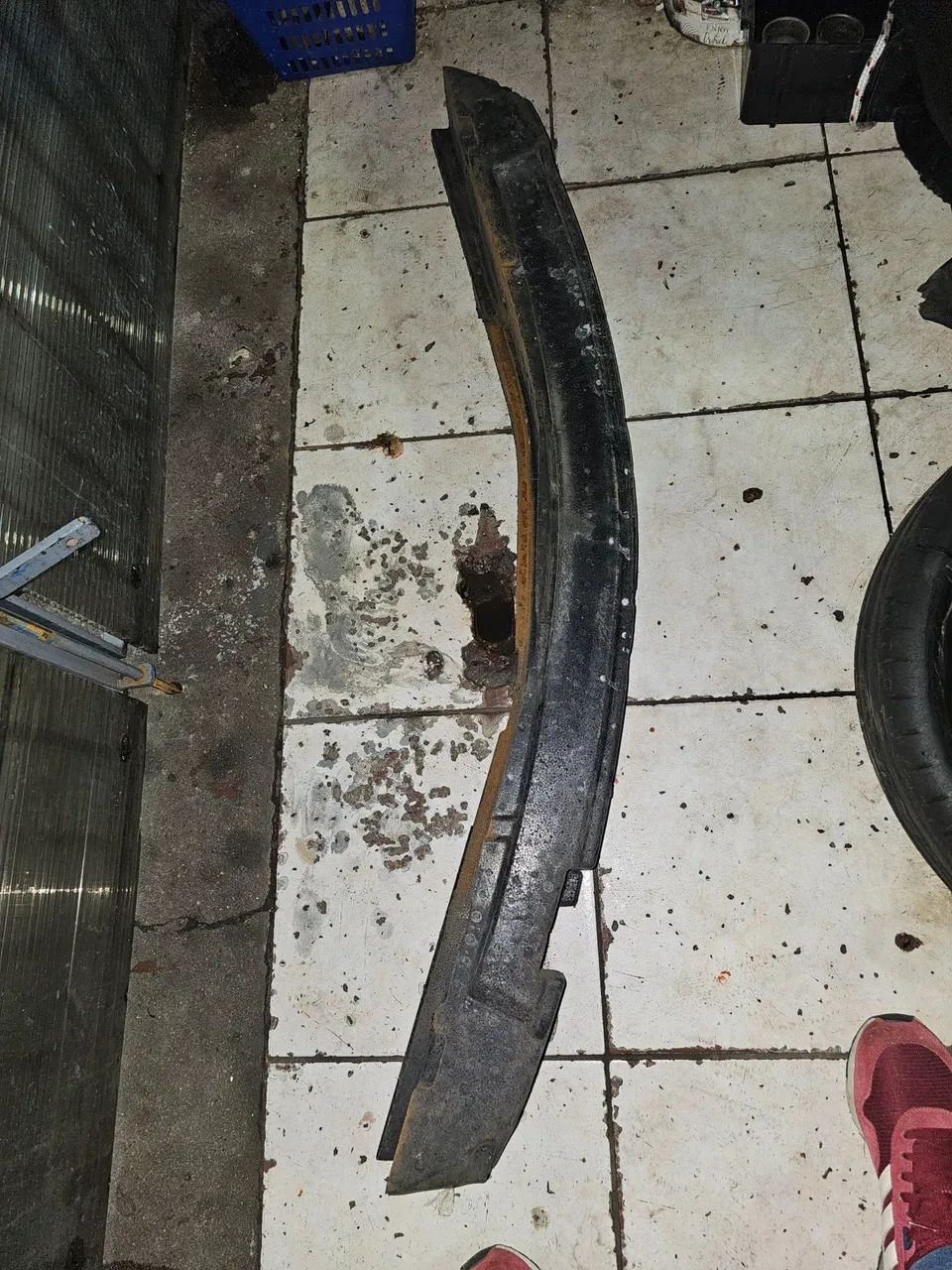 ABSORVEDOR IMPACTO PARACHOQUE NISSAN TIIDA ORIGINAL - Peças para