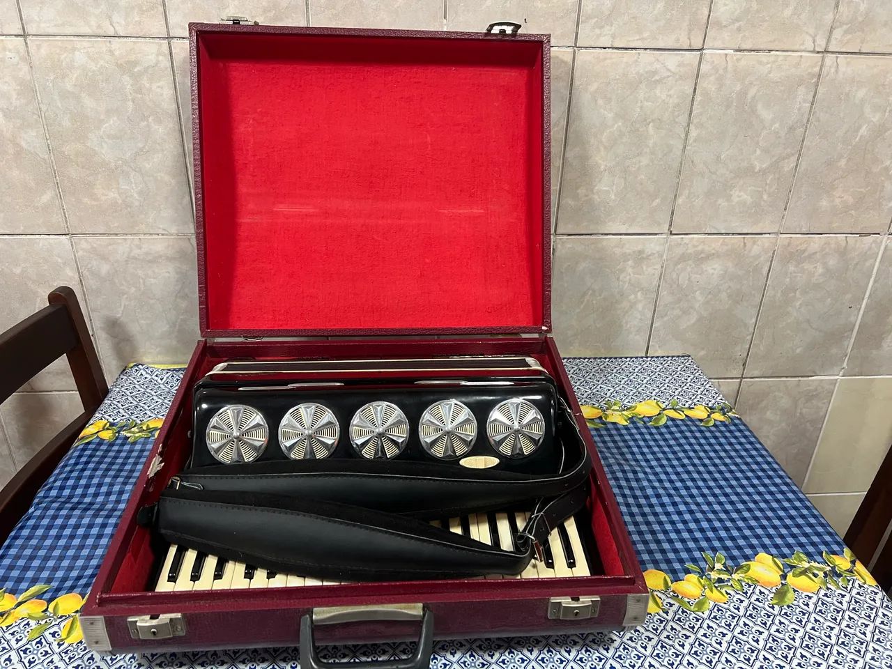 Acordeon 120 baixo universal 