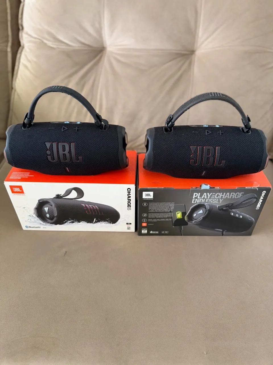 Caixa de som JBL Charge 6 02 unidades 