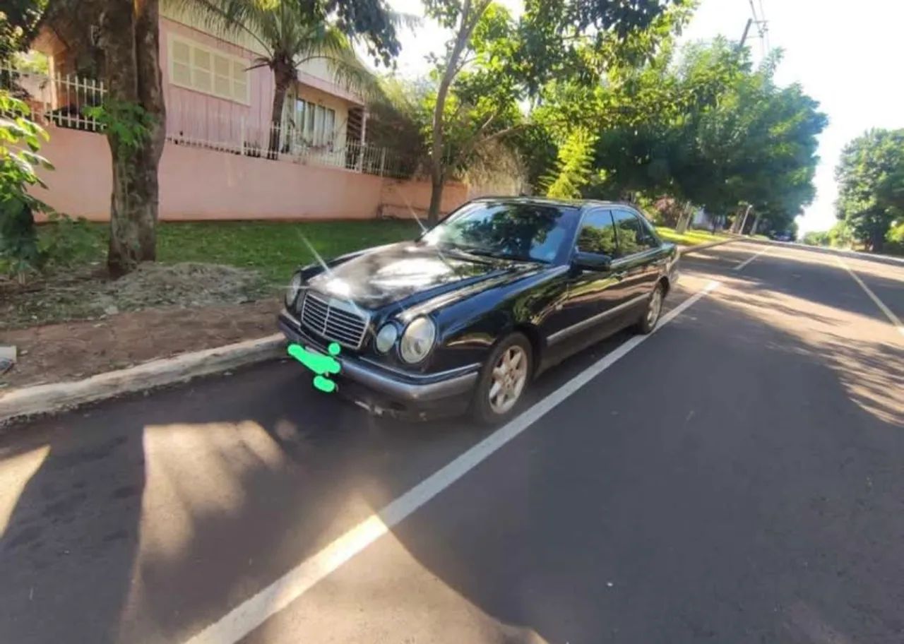 Mercedes Benz E300 