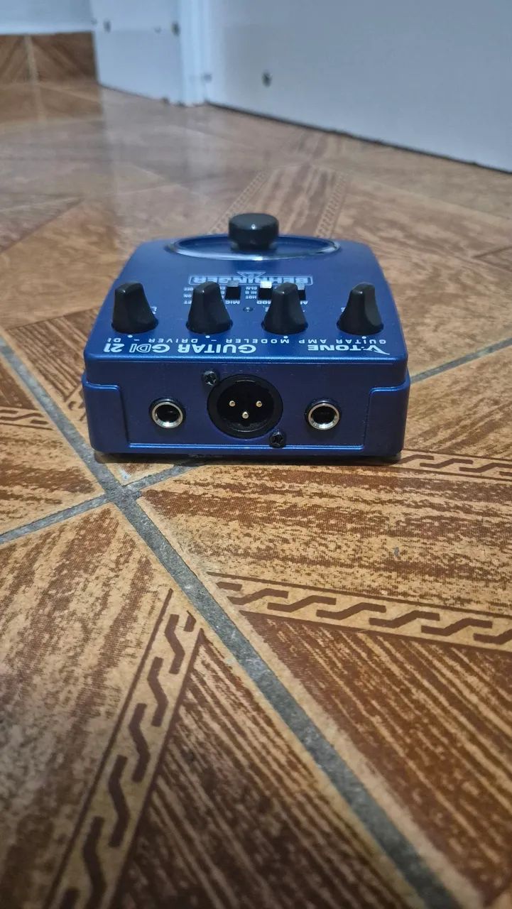 GUITAR AMP MODELER BEHRINGER - Foto 3