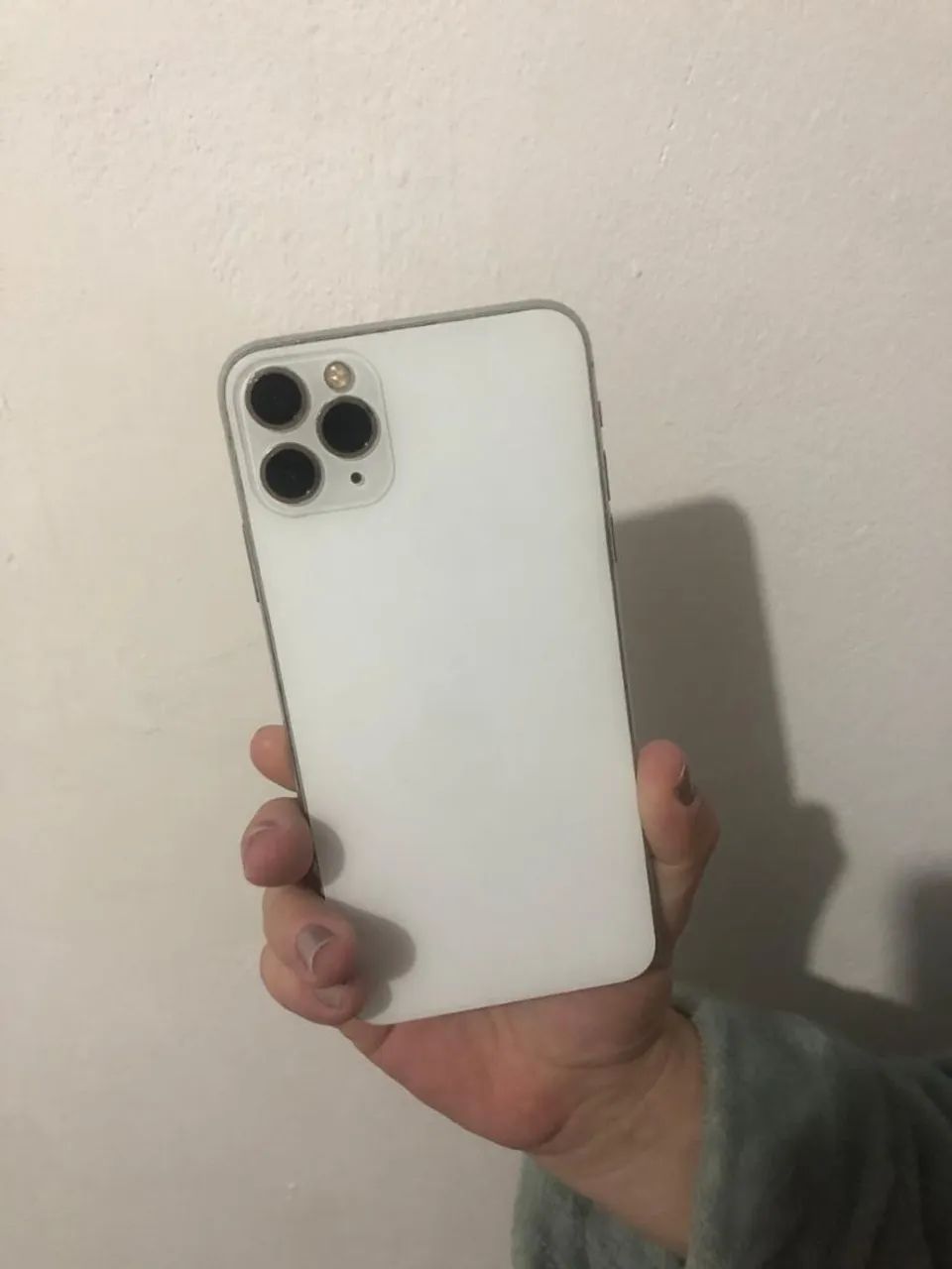 iPhone 11 pro Max 256 com película e Carregador  - Foto 4