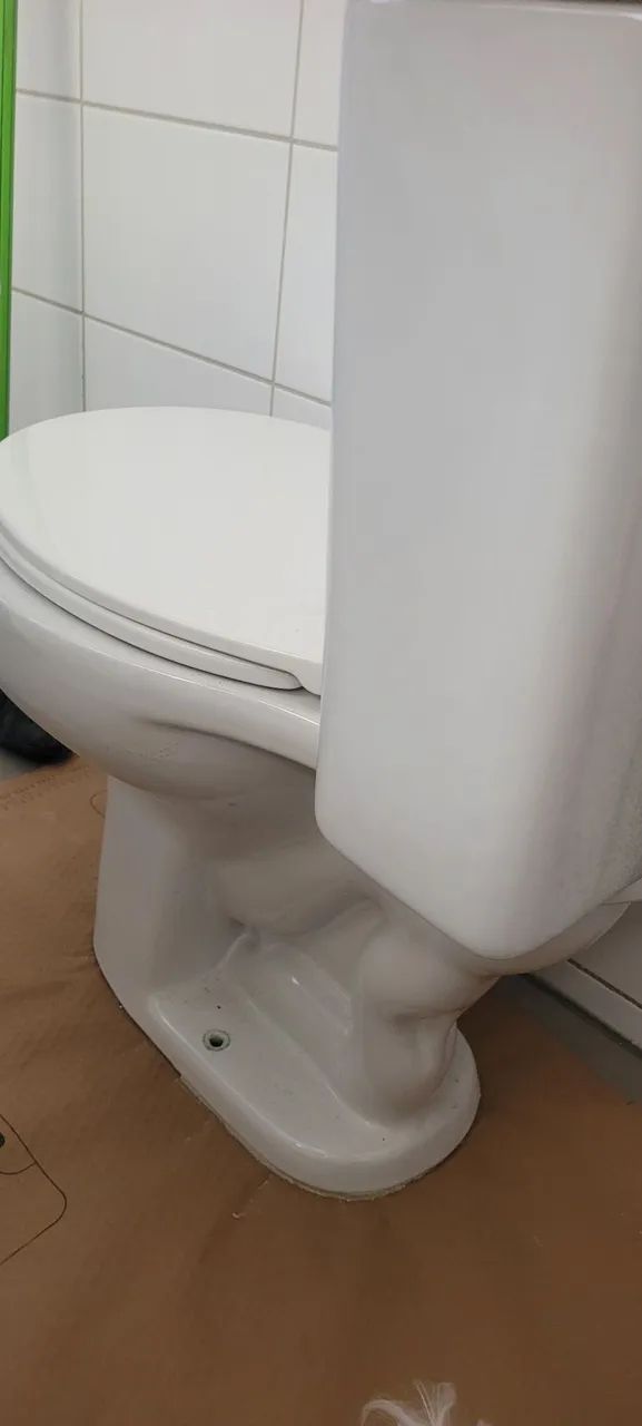 Vaso sanitário com caixa acoplada  - Foto 2