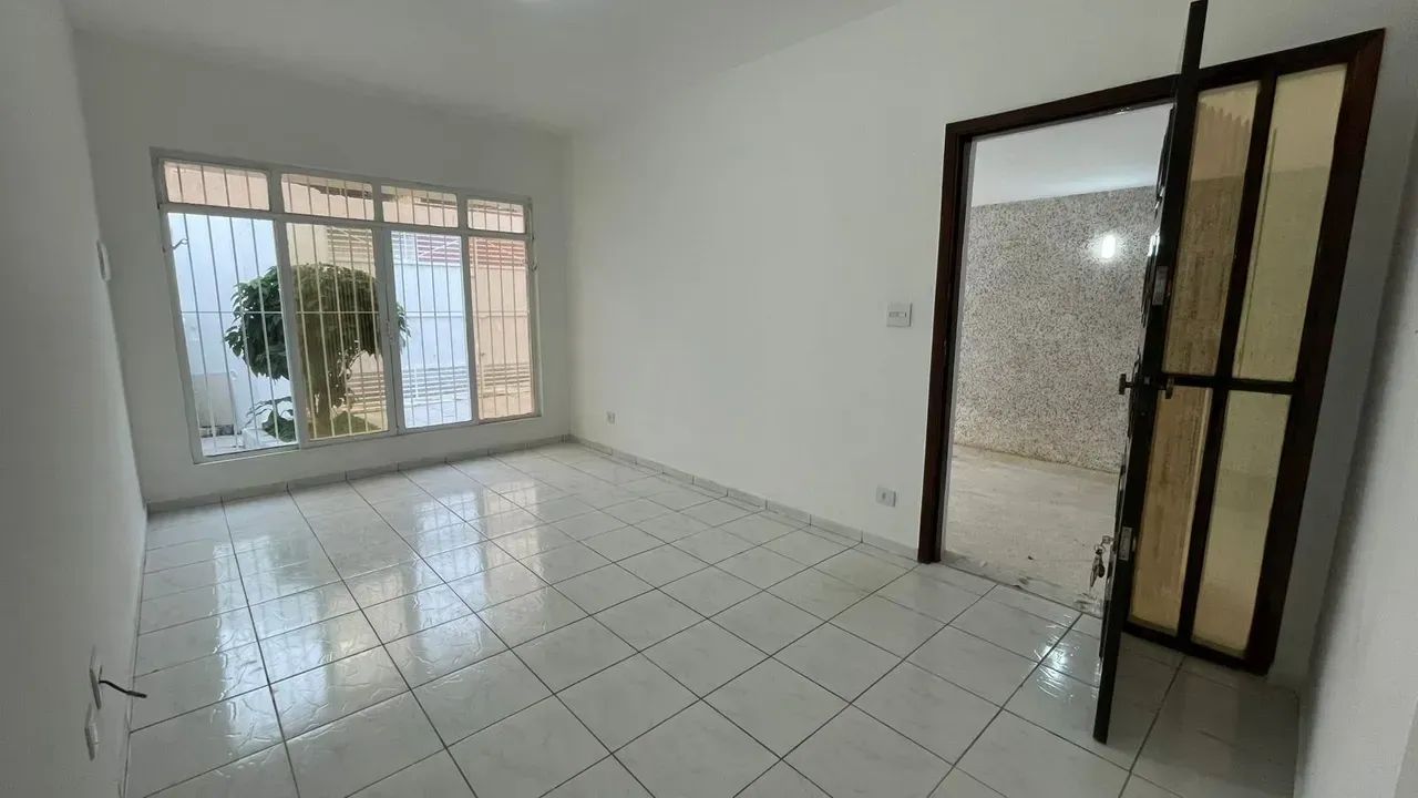 Casa térrea com quintal disponível para locação. - Foto 5