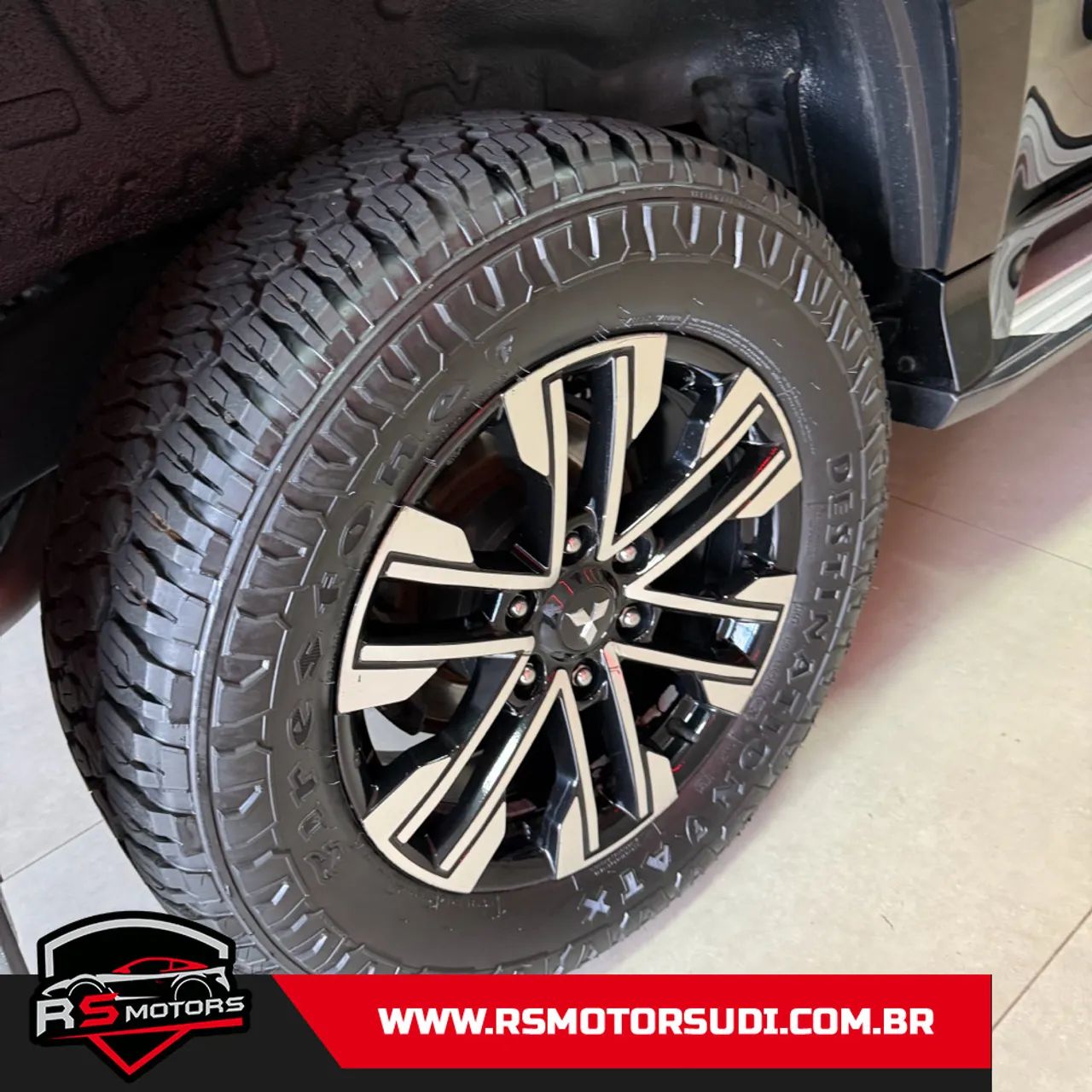 Mitsubishi Pajero 2021 - Foto 3