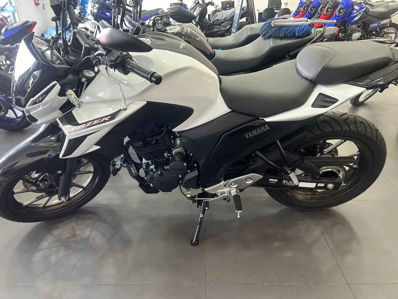 FZ25 ABS Connected 2026 - Foto 4