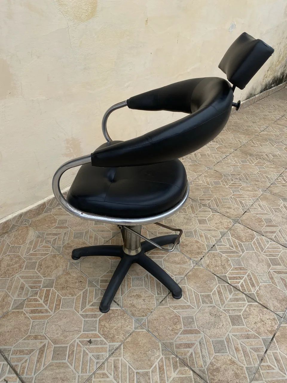 Cadeira de barbeiro nova  - Foto 2