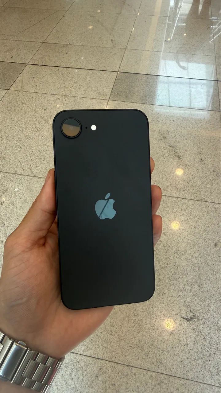 iPhone 16e novo