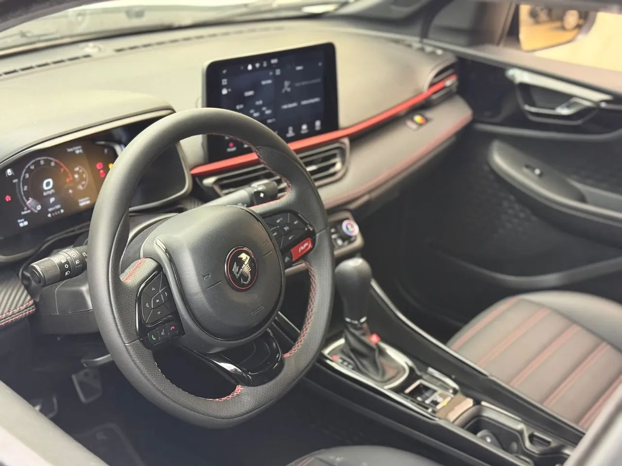 Fiat Fastback Abarth Turbo Flex 1.3 Aut. 2025 - Foto 5