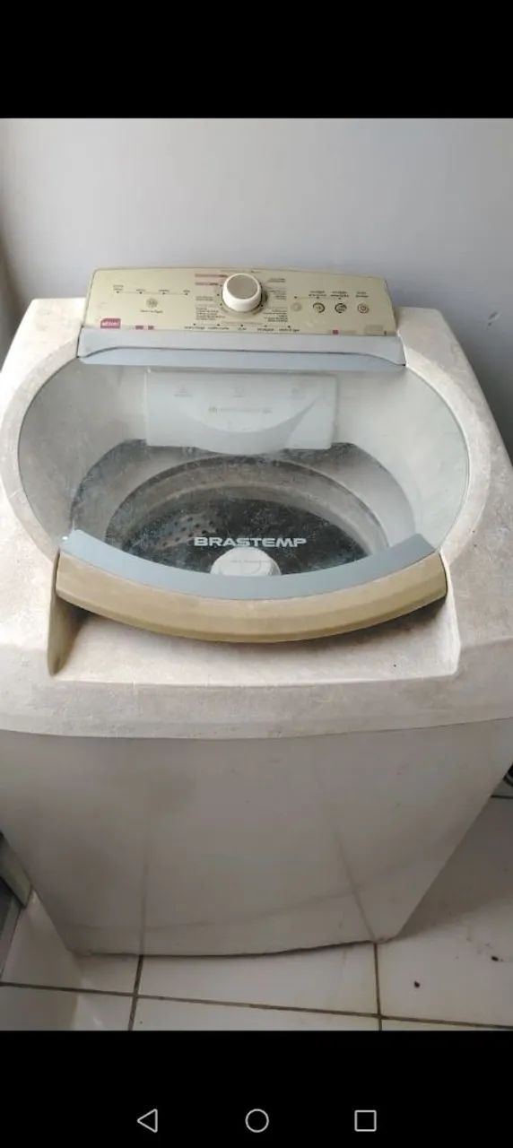 Máquina de lavar Brastemp 11 kilos usada, porém em bom estado. 