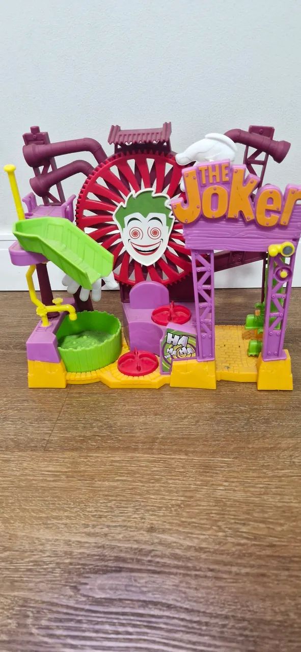 Imaginext Fábrica de Risadas do Coringa