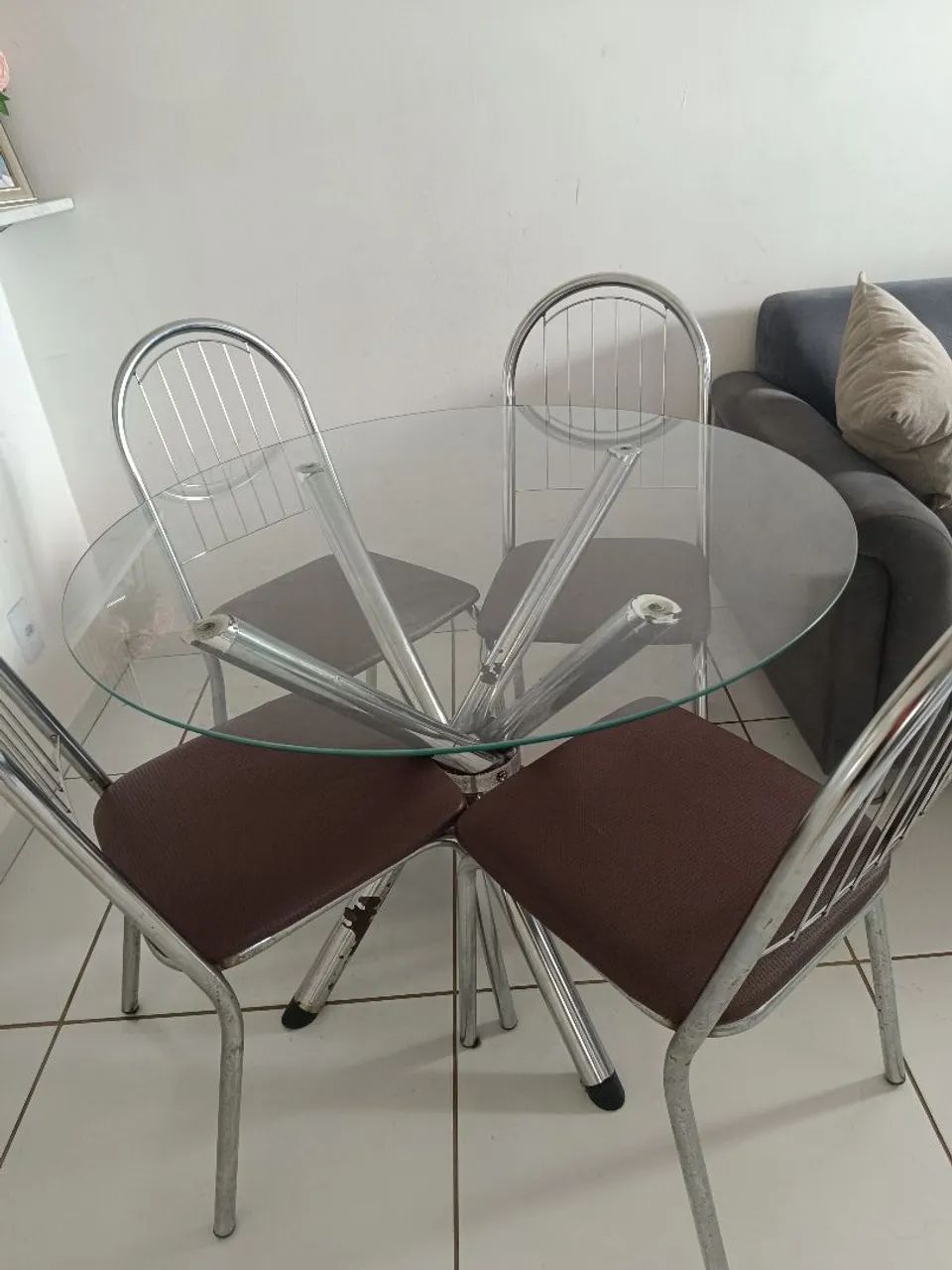 Mesa com cadeiras  - Foto 2