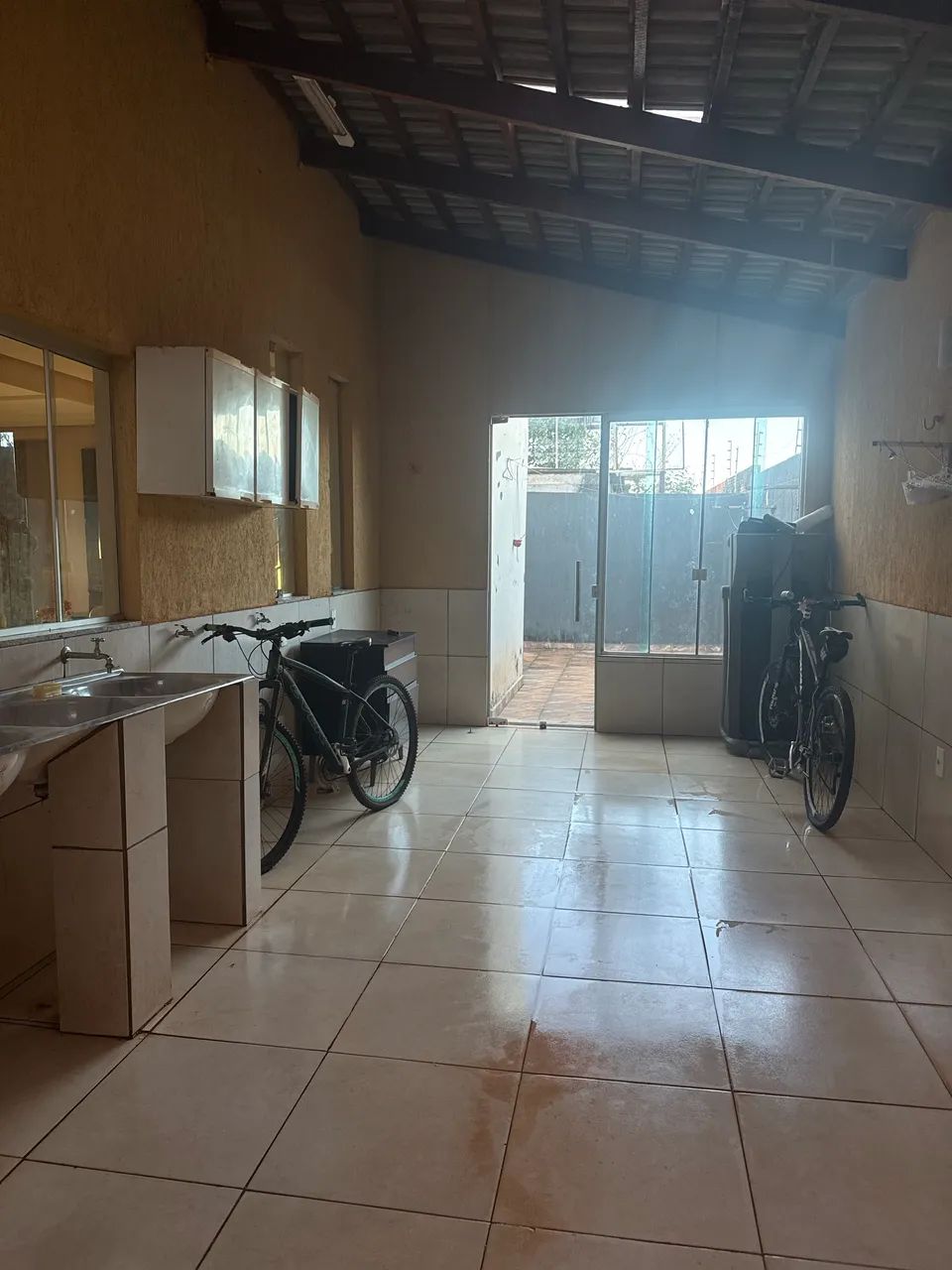 Aluga se sobrado  semi mobiliado formosa Go  - Foto 4